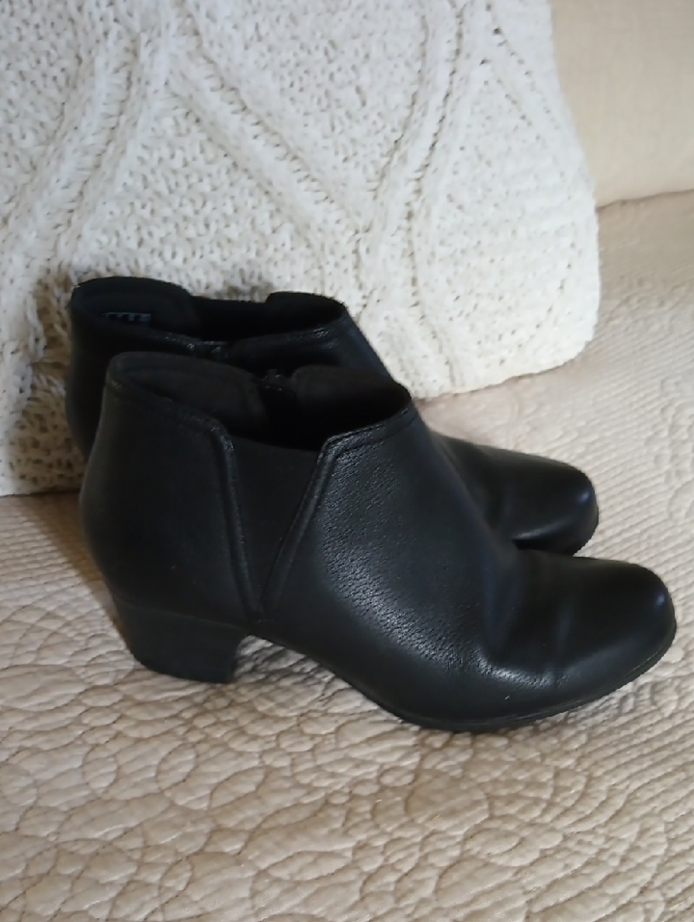 Clarks Collection Black Ankle Boots Size 8